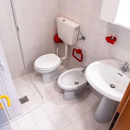 Enjoy Our Flat In The Area In *