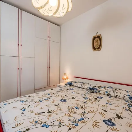 Enjoy Our Flat In The Area In *