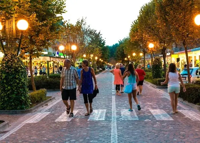 Апартаменти Ideal Getaway For Groups In *